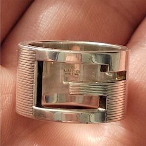 Gucci Vintage Sterling Silver 925
Wide Branded Logo Cut-Out Ring US
Size 5